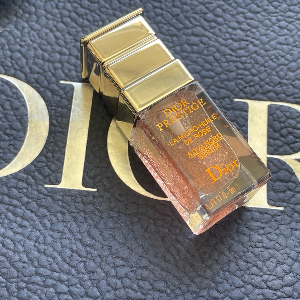 DIOR Anti-Aging Serum LA MICRO-HUILE Anti-Aging Serum with other lux freebies!